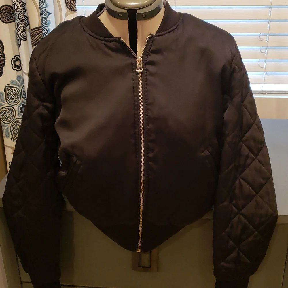 Bomber - Picture 2 of 3